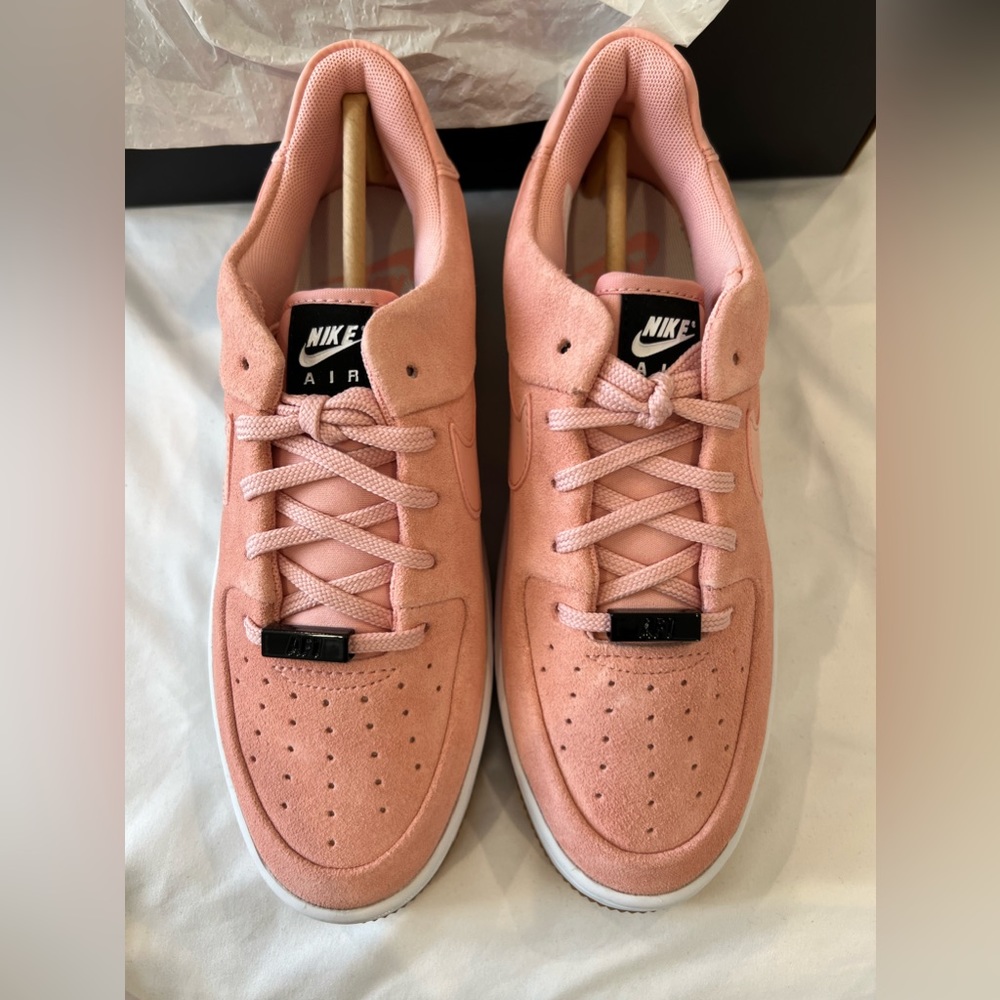 Women’s Nike Airforce 1 platform- Pink/ coral stardust (7.5)